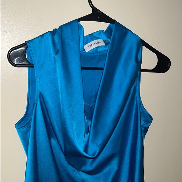 Calvin Klein Elegant Blue Satin Sleeveless Top - Picture 4 of 5